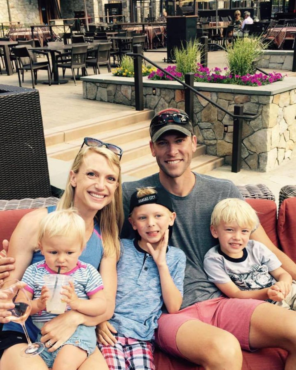 From Waikiki to Tahoe! Meet the Rodde family—passionate open water swimmers whose love for the sport spans coastlines and generations. 

👉 Dive into the full story here: openwaterswimming.com/from-waikiki-t… 

#OpenWaterSwimming #FamilyAdventure