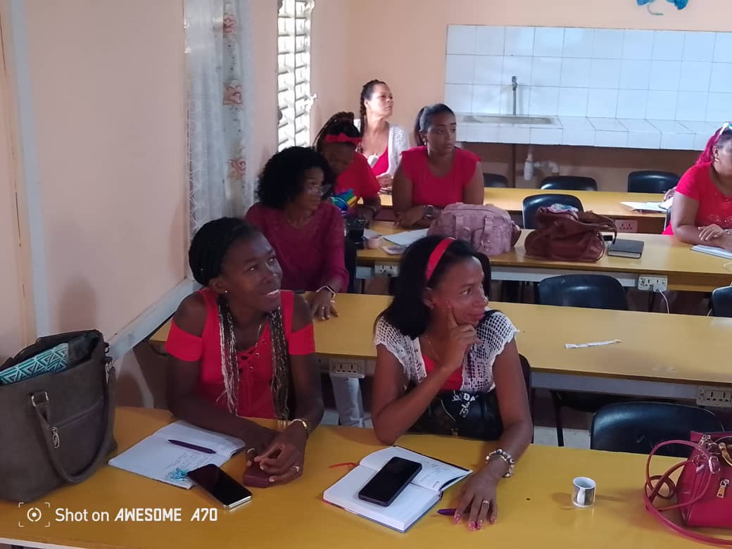 Seminario de Preparación para el curso escolar 2025-2026. Se debate como tema principal el Trabajo Metodológico. <a href="/CubaMined/">MINED</a> <a href="/DirectEducaHab/">Karenia Marrero Arrechea</a> <a href="/SaerySerrano/">Saery Serrano</a> <a href="/YaismaHernandez/">Yaisma Hernández</a> #ArroyoSeMueve