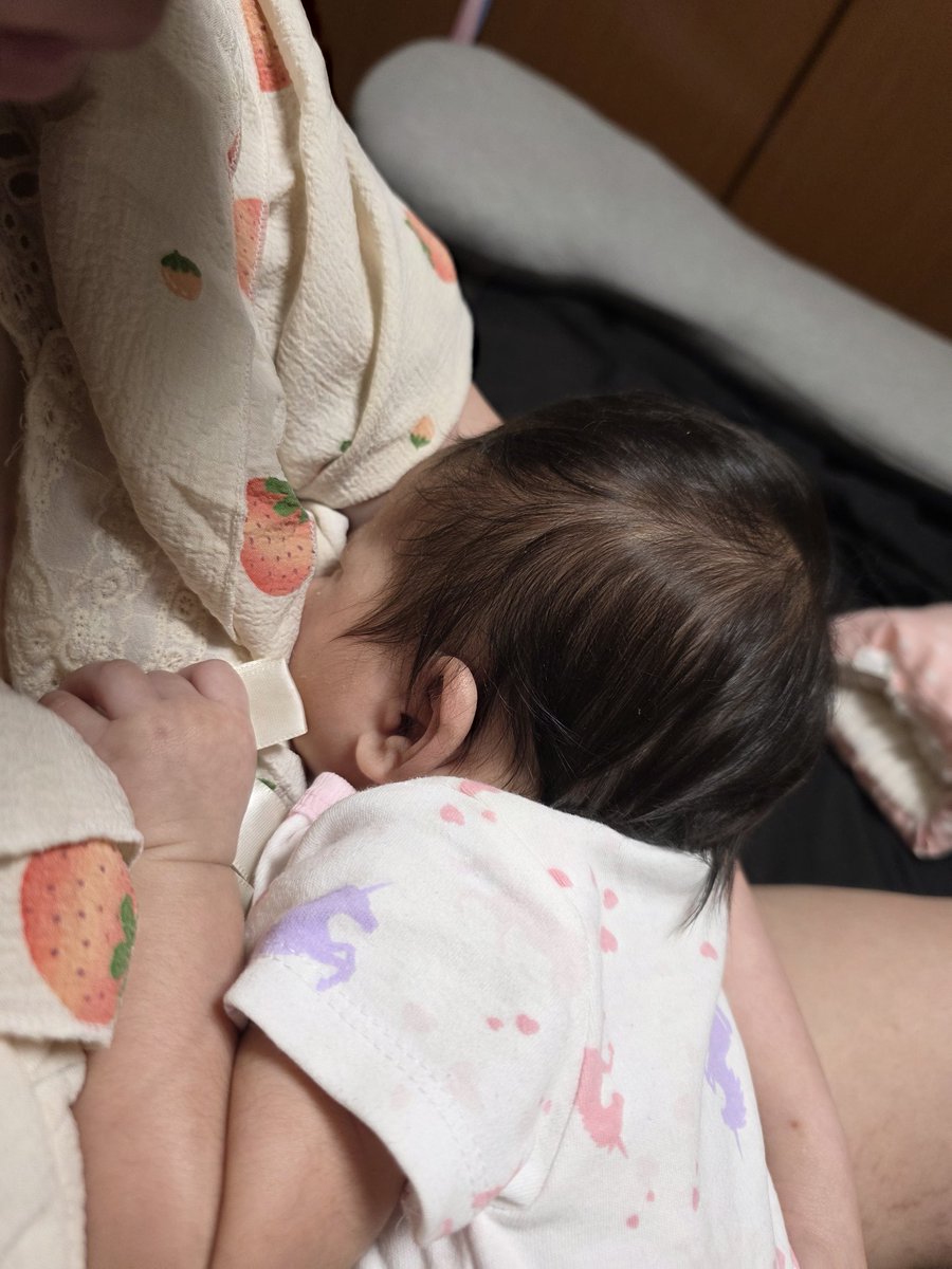 david9c8b6's tweet image. Mommy beautiful has been doing a lot of work taking care of baby beautiful day and night, especially now that I&apos;m back to work. Love you both so much!