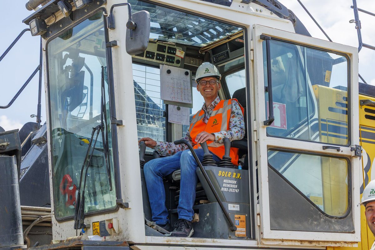 Martijn Eggink, Managing Director van Rijk Zwaan, sloeg 11 juli symbolisch de 1e paal van ons Trial Centre Open Field in het West-Brabantse Heijningen. Vanaf april 2026 is het onze nieuwe demolocatie voor vollegrondsgroenten.

Ook werken aan gezonde groenten? #rijkzwaancareers