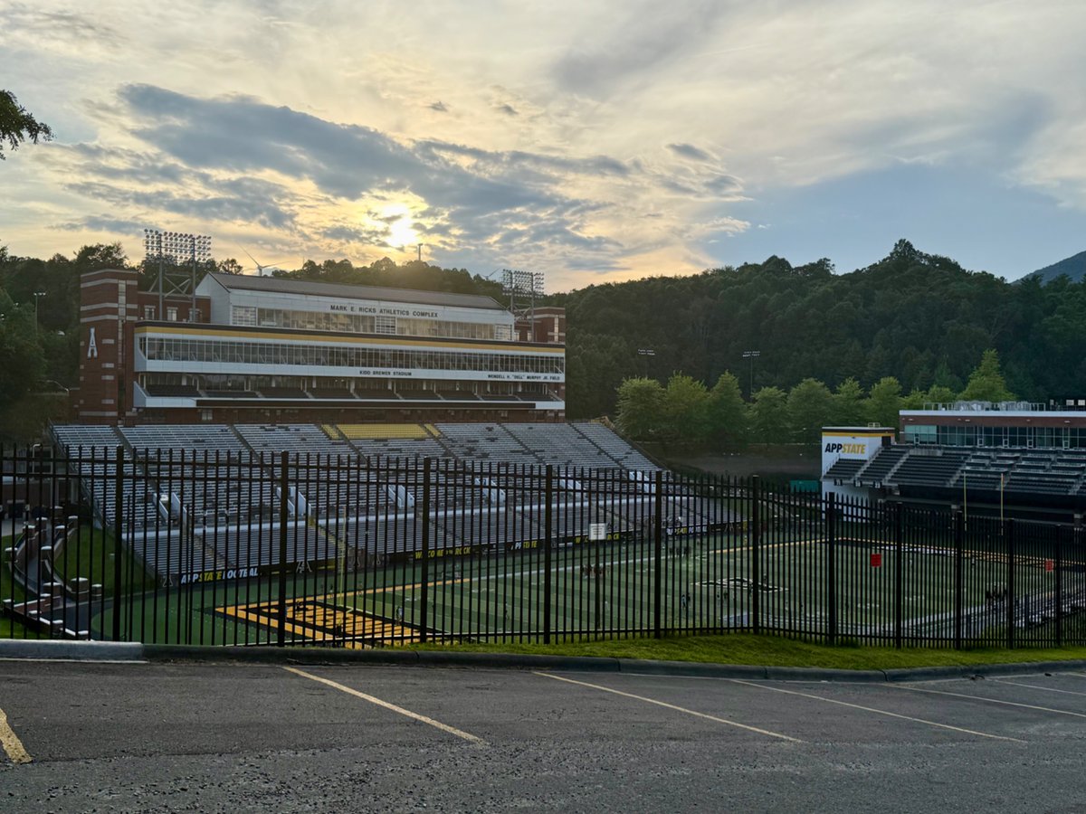 RaleighsRed's tweet image. A certain fanbase will tell you we’re scared to play at this highschool stadium (nice view though)