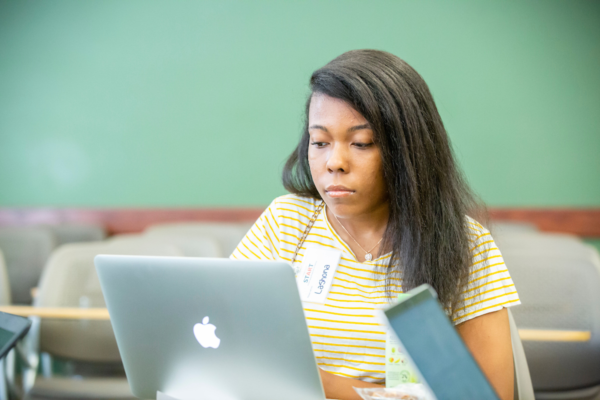 🪄 July is a great time to refocus and keep moving forward.

Whether you're taking one class or many, every step brings you closer to your goals. #ILLINOIS

▶️ online.illinois.edu