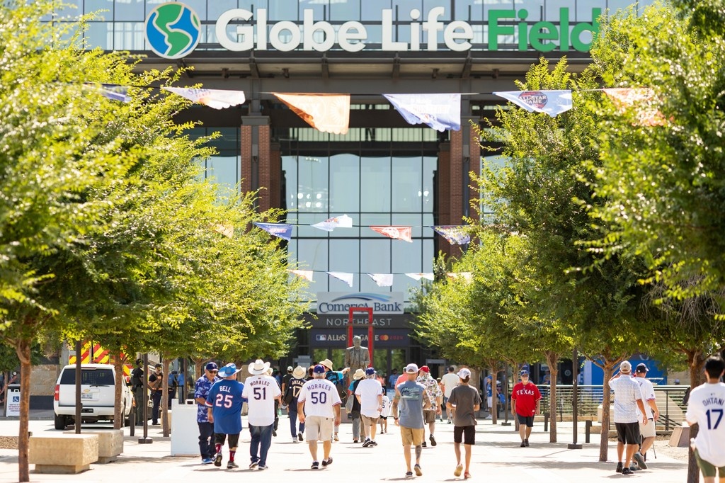 GlobeLifeField's tweet image. REMINISCING 2024 ALL-STAR WEEK ⭐️
What's your favorite All-Star Week memory??