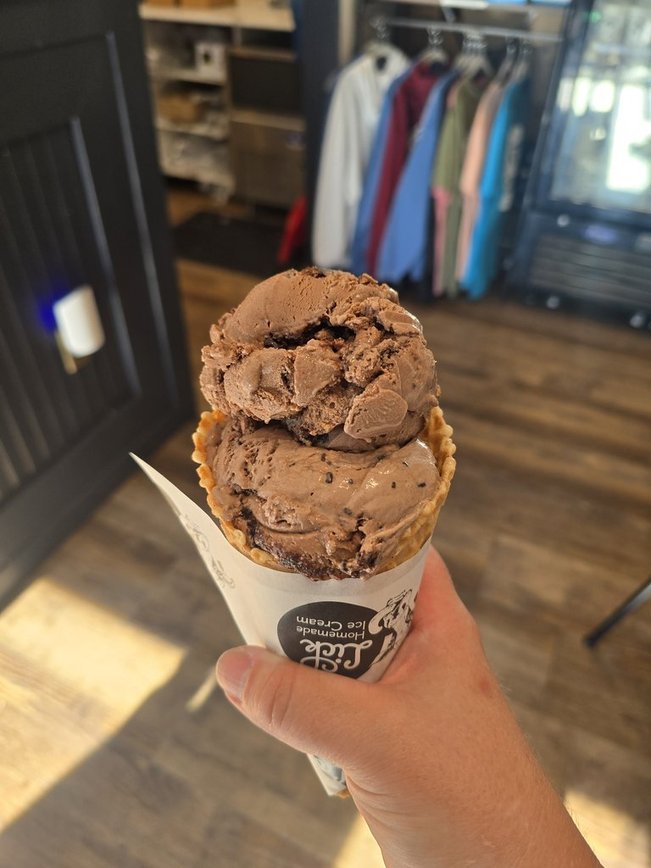 A4 We have a local shop The Lick here in Puyallup that we hit every time the downtown cruise happens! #SmallTownTourismChat