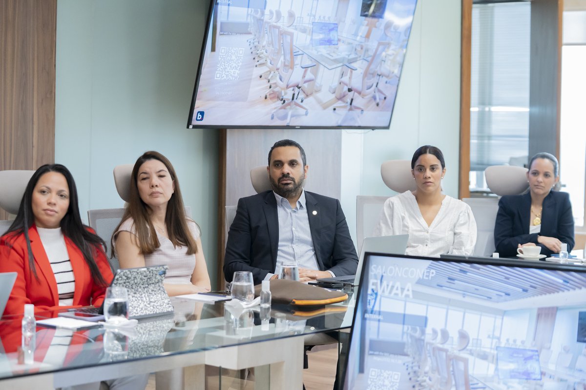 Nuestra Comisión de Asuntos Jurídicos y Legislativos sostuvo una reunión con Yorlin Vásquez, subdirectora jurídica de la Dirección General de Impuestos Internos (DGII).