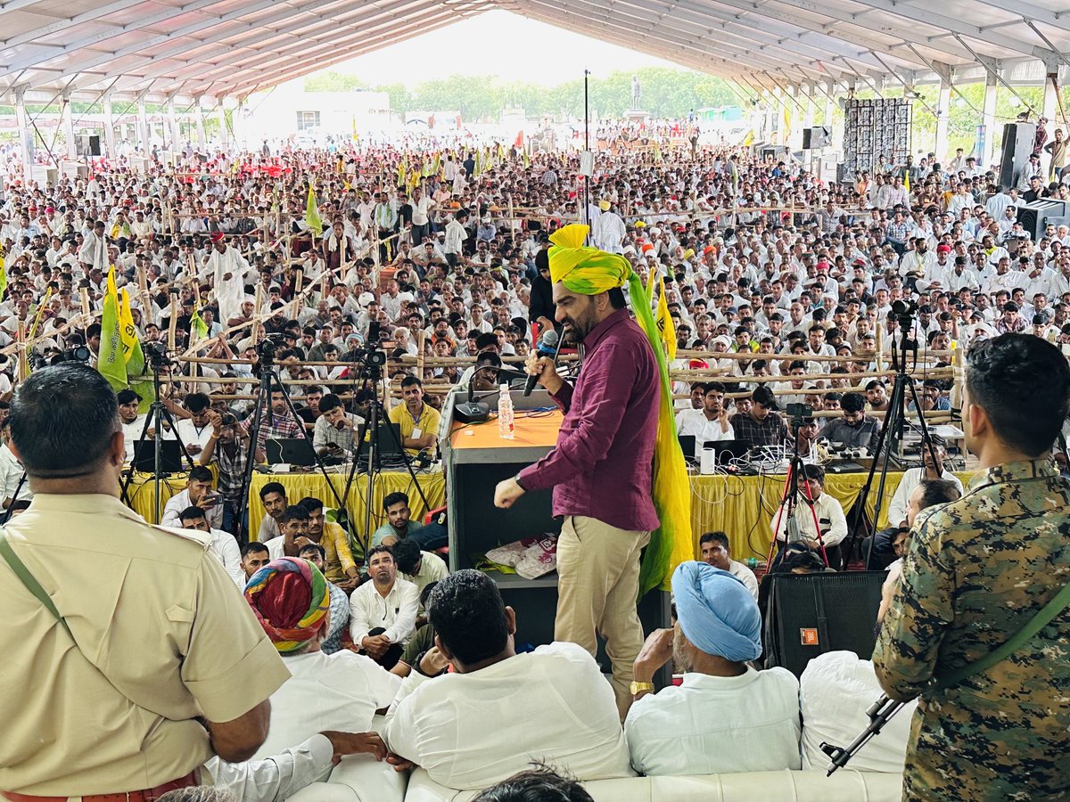 जो नागौर मे बिजली का कनेक्शन कटने पर फुदक  रहे थे ।
जनता ने <a href="/hanumanbeniwal/">HANUMAN BENIWAL</a> जी को कल बता दिया, उनके लिए हमने फिर तैयारी के दी ।