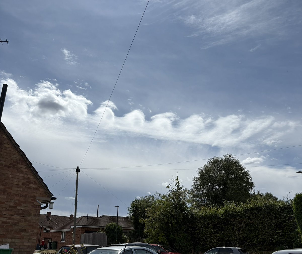 Weird clouds earlier in north Glos. 
#weatherwatchers <a href="/bbcweather/">BBC Weather</a>