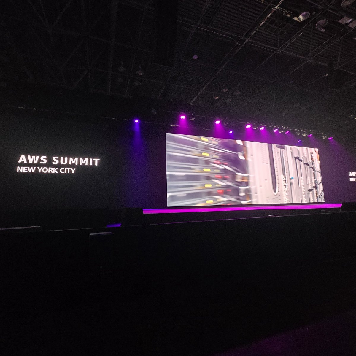 RealStrech's tweet image. Kicking off the keynote at @awscloud Summit NYC thread coming 🧵