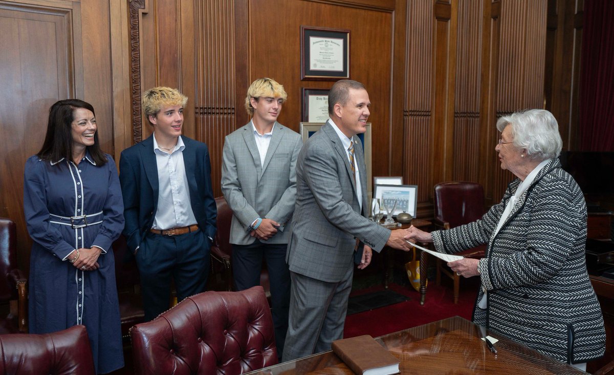 GovernorKayIvey's tweet image. I have sworn in Bo Offord as the commissioner of the Alabama Medicaid Agency.
I am confident of his leadership, and I look forward to it as he assumes this new role. #alpolitics