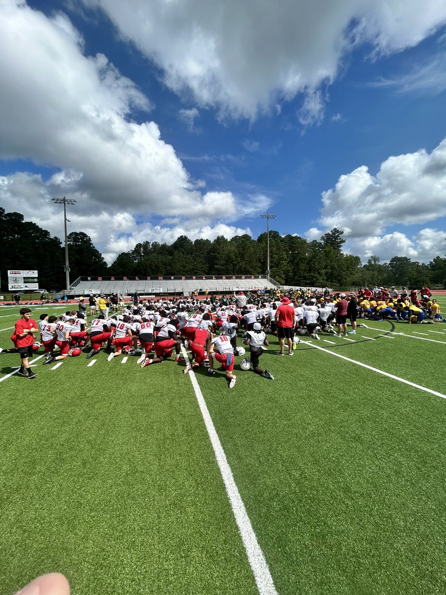 Good first day of our Padded Camp! Thank you for the good work and look forward to a great day 2 <a href="/WilkesFootball/">Wilkes Football</a> <a href="/co_devils/">Lincoln County Football</a> Greenbrier, Evans, and Lakeside!

#AboveTheLine #DogCoalition #WeAreHarlem