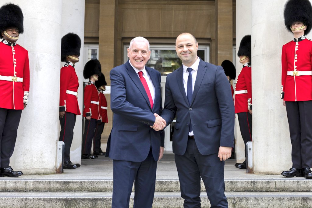 Minister <a href="/Vernon_Coaker/">Lord Vernon Coaker</a> 🇬🇧 hosted Defence Minister Vlado Misajlovski 🇲🇰 with full military honours <a href="/DefenceHQ/">Ministry of Defence 🇬🇧</a> 💂🏼‍♀️.

As <a href="/NATO/">NATO</a> allies we discussed our joint commitment to regional security🪖, increased defence cooperation 🤝, and our support for Ukraine 🇺🇦.
#StrongerTogether