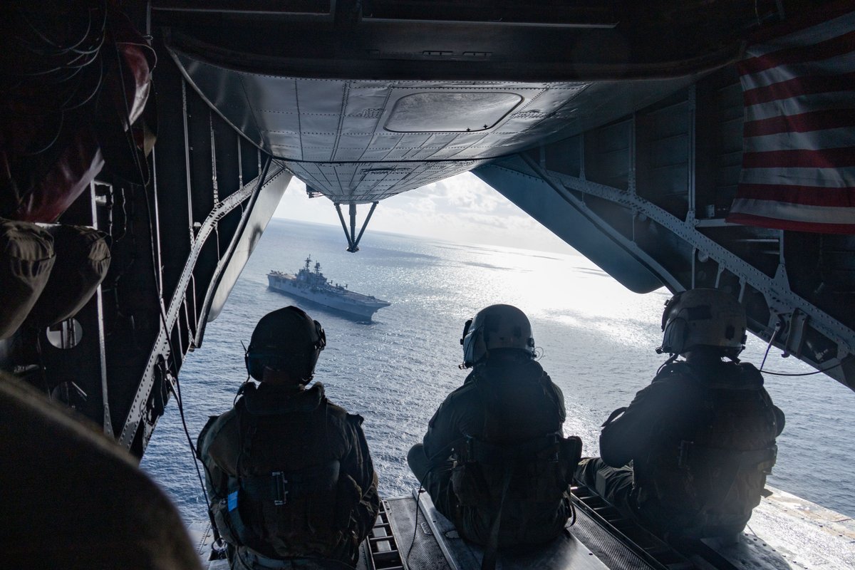 USMC's tweet photo. #Marines with @31stMeu execute a ship-to-shore movement on a CH-53E Super Stallion during a simulated air assault in the Coral Sea.
Marines participated in a simulated air assault exercise to enhance their lethality in a realistic combat scenario.
#SemperFidelis #USMC https://t.co/f7J00ddwhC