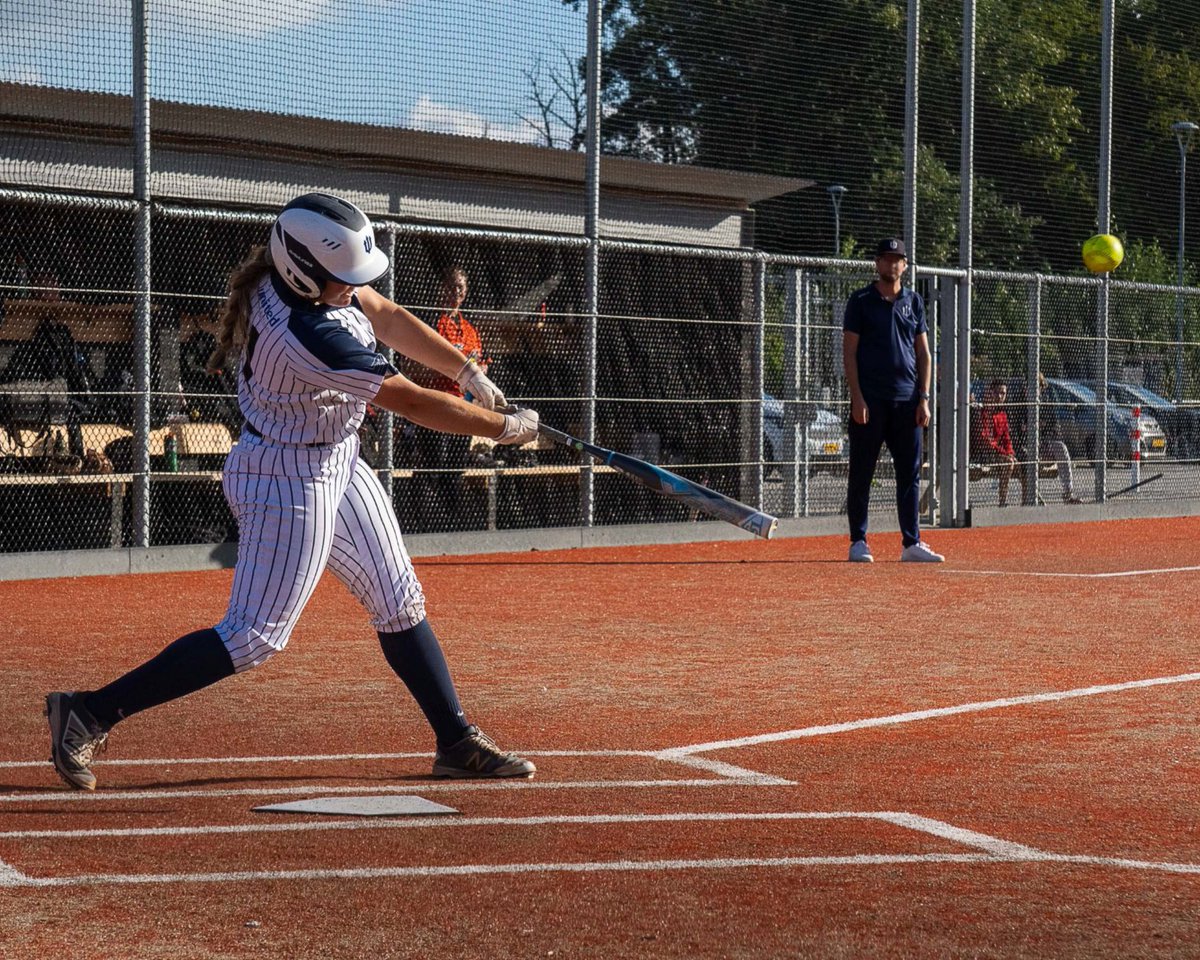Ch_JesusChrist's tweet image. "During my senior season on the BYU softball team, I faced one of the most challenging times in my life as I went through my divorce. After only one year of marriage, I felt the weight of the world’s expectations. It was hard to understand how everything I had once hoped for was…