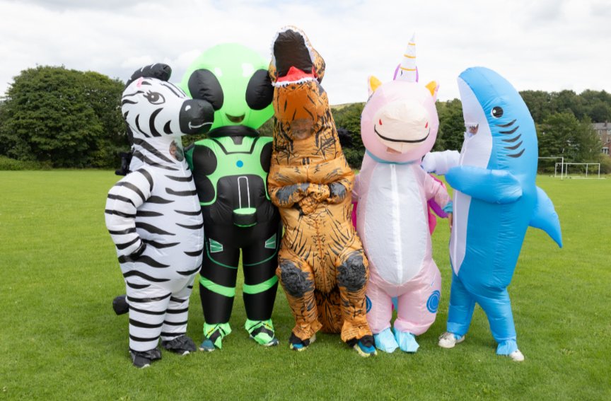 WCHS_PE's tweet image. Staff Race 2️⃣0️⃣2️⃣5️⃣

The first ever staff race ends in a draw with Awesome Alien 👽 and Terrific T-Rex 🦖 splitting the winners trophy 🏆 

Well done to all the staff who completed and for donations that raised £114. 👏👏👏