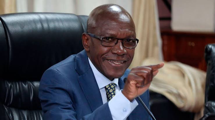 Boni Khalwale just cooked Aaron Cheruiyot ; and the truth stinks.

Turns out Aaron sneakily included Kericho (yes, the same green Kericho that rains 10 months a year) under ASAL counties just to grab the equalization fund 🤯

Money meant for dry, struggling places like Turkana &amp;