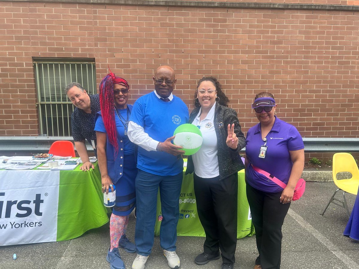 NYPCC1's tweet image. We closed out June at the FSNNY Annual Health Fair in Bushwick! Neighbors stopped by for our tote bags, resources, and wellness tips. 

Big thanks to our longtime partners at Family Services Network of New York for welcoming us!

#CaringForTheCommunity #Outreach #Community
