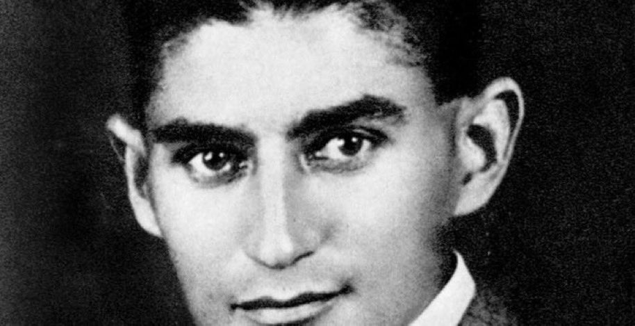 felix_bohr's tweet image. Kafka an Milena Jesenská, 16. Juli 1920
Schreib mir gleich ob das Geld angekommen ist. Sollte es verloren gegangen sein, schicke ich anderes, und wenn das verloren gehn sollte, wieder anderes u. so weiter bis wir gar nichts mehr haben und dann erst recht alles in Ordnung ist.
F