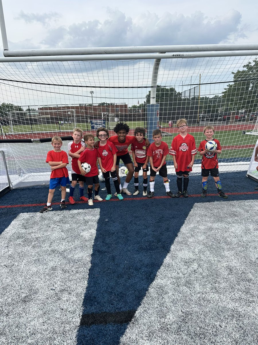 Day 2 of Camp ⚽️⚽️⚽️⚽️⚽️

Twin day was a success! Everyone had so much fun. Looking forward to a great ending today. See everyone tonight!

#bishop #hartley #mens #soccer #football #highschool #hawks #EOE