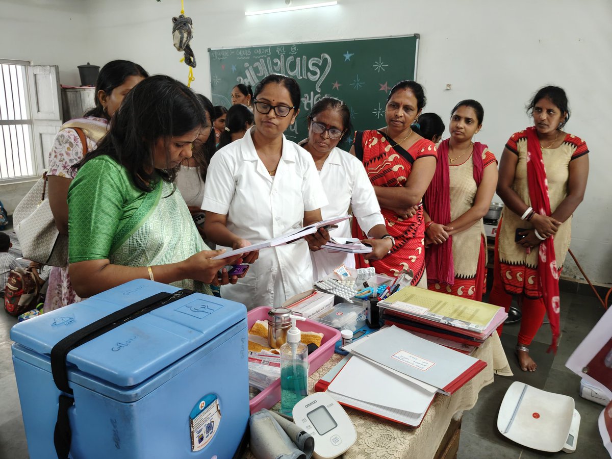 મોજે બગરી તા.ગણદેવી ખાતે લોકસંવાદ કરી સ્થાનિક પ્રશ્નોના નિરાકરણ માટે સંબંધિત વિભાગને સૂચના આપવામાં આવી અને ગ્રામ પંચાયત કચેરી, આંગણવાડી કેન્દ્ર, પ્રાથમિક શાળા અને પ્રાથમિક આરોગ્ય કેન્દ્રની મુલાકાત લેવામાં આવી.