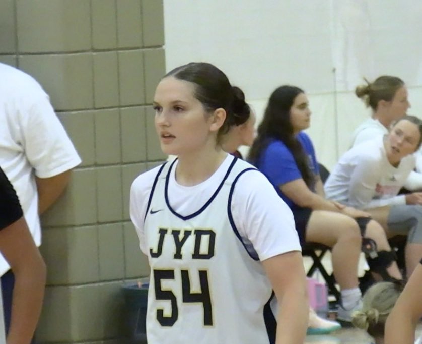 Tulsa JYD Girls Basketball Club (@jydbasketball) on Twitter photo IMPACT PERFORMER: 5-11 SG Sarah Yokley | <a href="/sarahyokley0/">sarah yokley</a> (Owasso HS OK) at <a href="/TFNsRun4Roses/">TFN's Run 4 Roses</a> in Louisville KY
▫️6.5 ppg
▫️5.5 rpg
▫️1 blkpg
Strong and long guard who does all the little things very well and has a smooth and fast shooting stroke. IMPACT PERFORMER: 5-11 SG Sarah Yokley | <a href="/sarahyokley0/">sarah yokley</a> (Owasso HS OK) at <a href="/TFNsRun4Roses/">TFN's Run 4 Roses</a> in Louisville KY
▫️6.5 ppg
▫️5.5 rpg
▫️1 blkpg
Strong and long guard who does all the little things very well and has a smooth and fast shooting stroke.