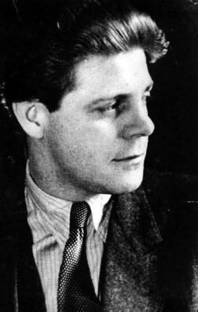 13.jul smo obilježili, neki iskreno neki ne, kao najveći državni praznik i Dan ustanka bez presedana u porobljenoj Evropi.

Ali 13.jul 1943. je i dan kada je zvjerski ubijen veliki pjesnik Ivan Goran Kovačić.

Kovačić, nacionalni Hrvat, autor je poznate poeme "Jama", u kojoj je