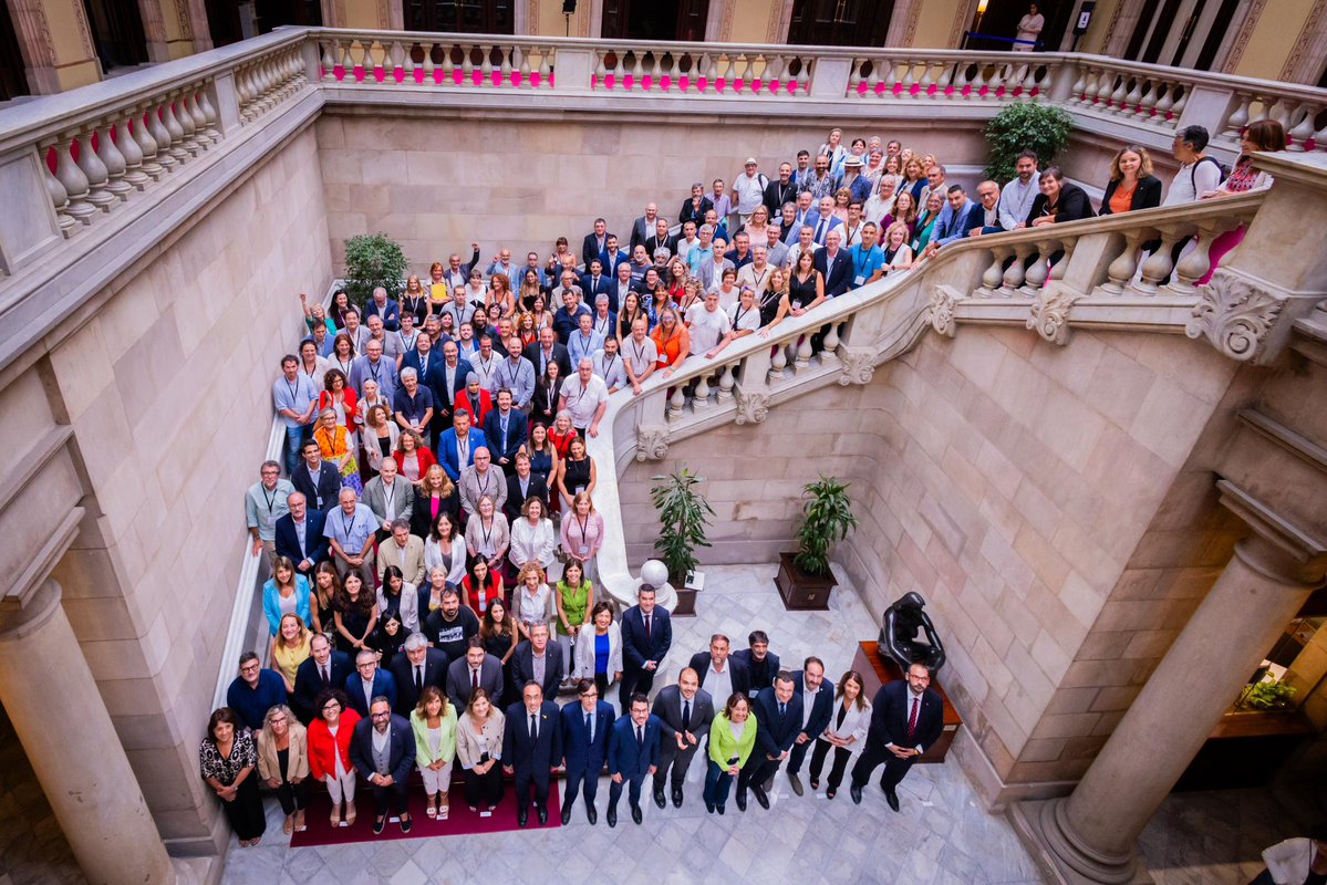 Celebrem l’aprovació de l’Estatut dels Municipis Rurals! 

El resum: no es pot tractar igual un ajuntament de 100.000 habitants que un de 1.000. Una llei adaptada a la realitat dels nostres pobles!

Gràcies a tots els qui ho heu fet possible!