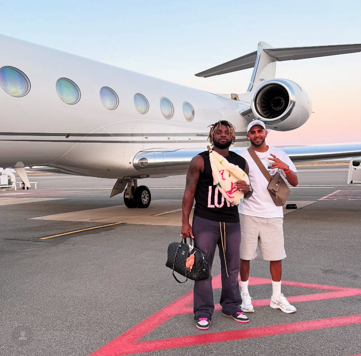 📲 رياض محرز عبر ( IG )