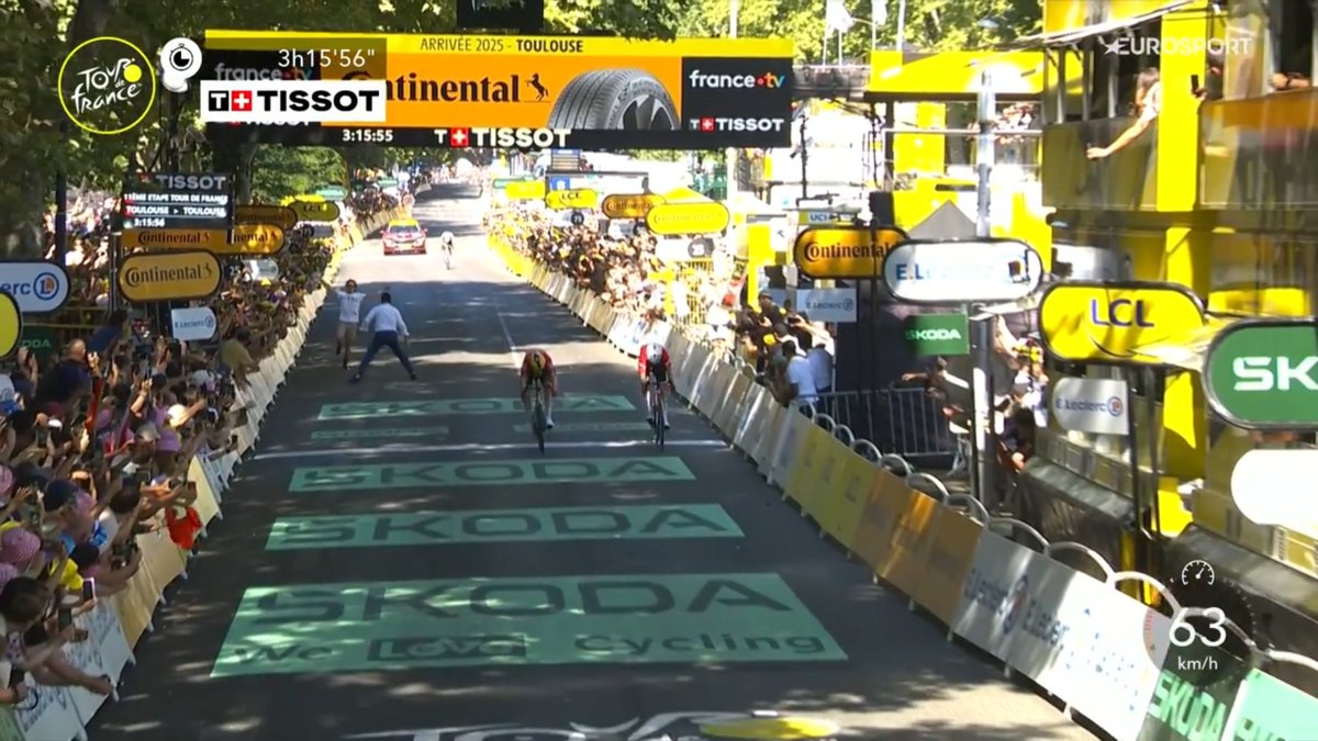 LeGruppetto's tweet photo. JONAS ABRAHAMSEN BAT MAURO SCHMID ET SIGNE SA PLUS BELLE VICTOIRE ! Parti dès le kilomètre 0 et à l'avant toute la journée, le Norvégien (29 ans) remporte à Toulouse la 11e étape du Tour de France ! Premier bouquet aussi pour Uno-X sur la Grande Boucle. #TDF2025 https://t.co/yt0Qsu4Hwq