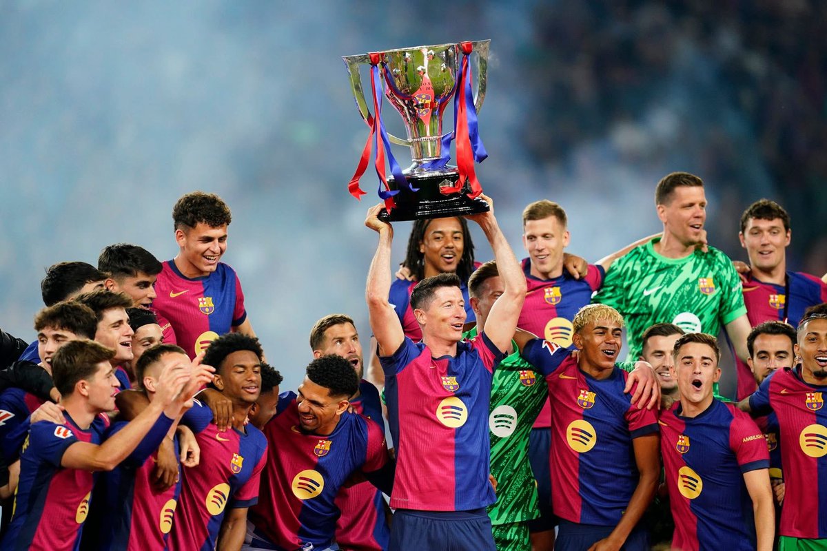 cipixs_'s tweet photo. 📅 Dokładnie 3 lata temu Fabrizio Romano napisał HERE WE GO i ogłosił transfer Roberta Lewandowskiego do Barcelony!

🇵🇱 Polak przez trzy sezony w Blaugranie zgromadził 147 MECZÓW, które zaowocowały w:

101 GOLI ⚽️
20 ASYST 🅰️
5 PUCHARÓW 🏆
1 PICHICHI 🎖️

TO BYŁ  UDANY TRANSFER ❤️ https://t.co/HTkhOeMnzr