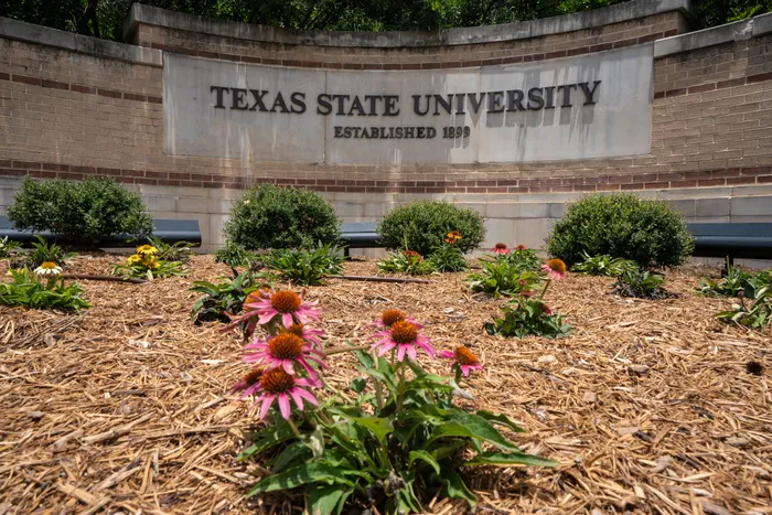 YumCaleb's tweet image. Personal news time.
I've recently taken a job as the @statesman's new Texas State beat reporter! I'm excited to dedicate all my time and focus to each @TxStateBobcats sport as we reinvest in one of the nation's fastest-growing colleges.