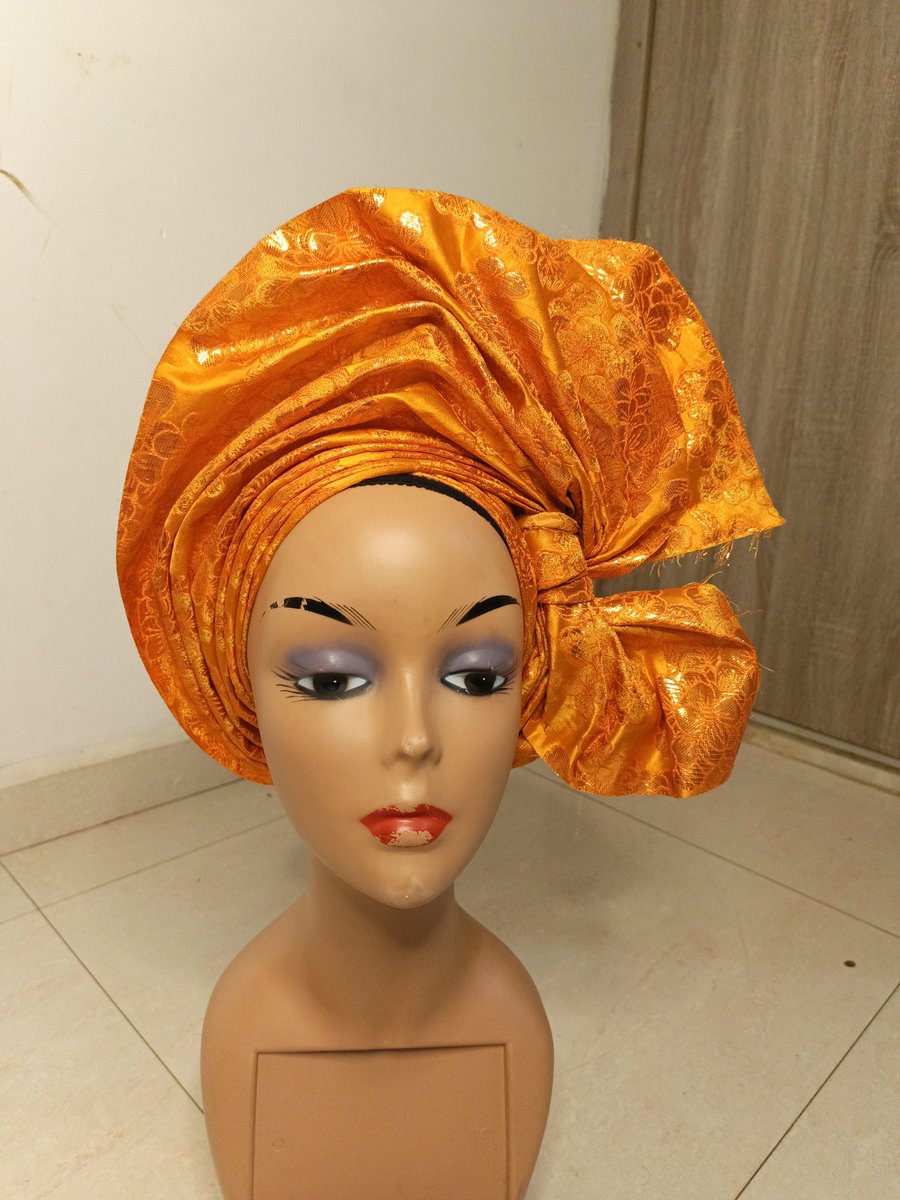 Huniq_Brand's tweet photo. @ruffydfire I'm a Makeup Artist and Gele Artist based in Abuja.

I'm good and very affordable 
Please patronize your girl❤️🙏 https://t.co/5WoKJJTE9V