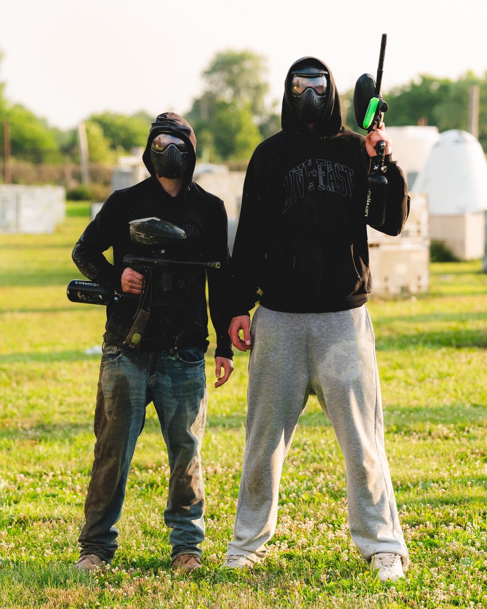 OhioStateHoops's tweet image. Coaches vs. Players paintball edition 🔴⚫️
Thanks to @lvlupsports for having us ‼️