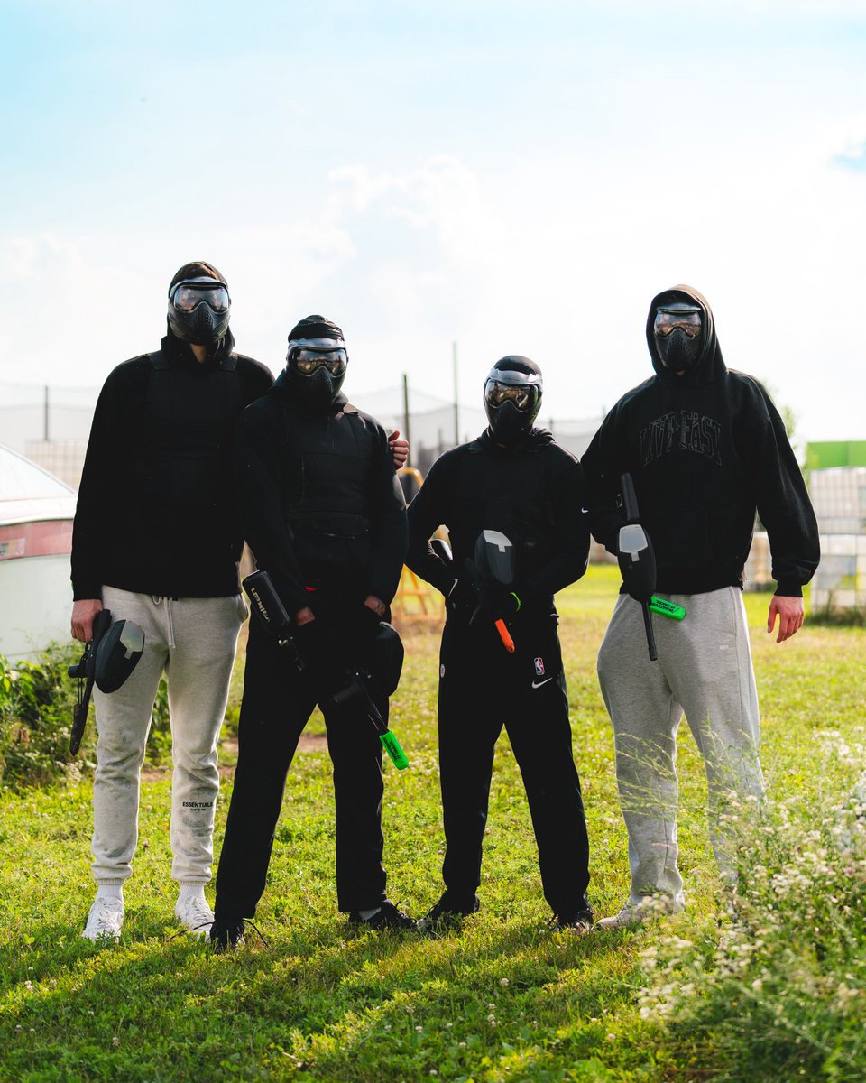 OhioStateHoops's tweet image. Coaches vs. Players paintball edition 🔴⚫️
Thanks to @lvlupsports for having us ‼️