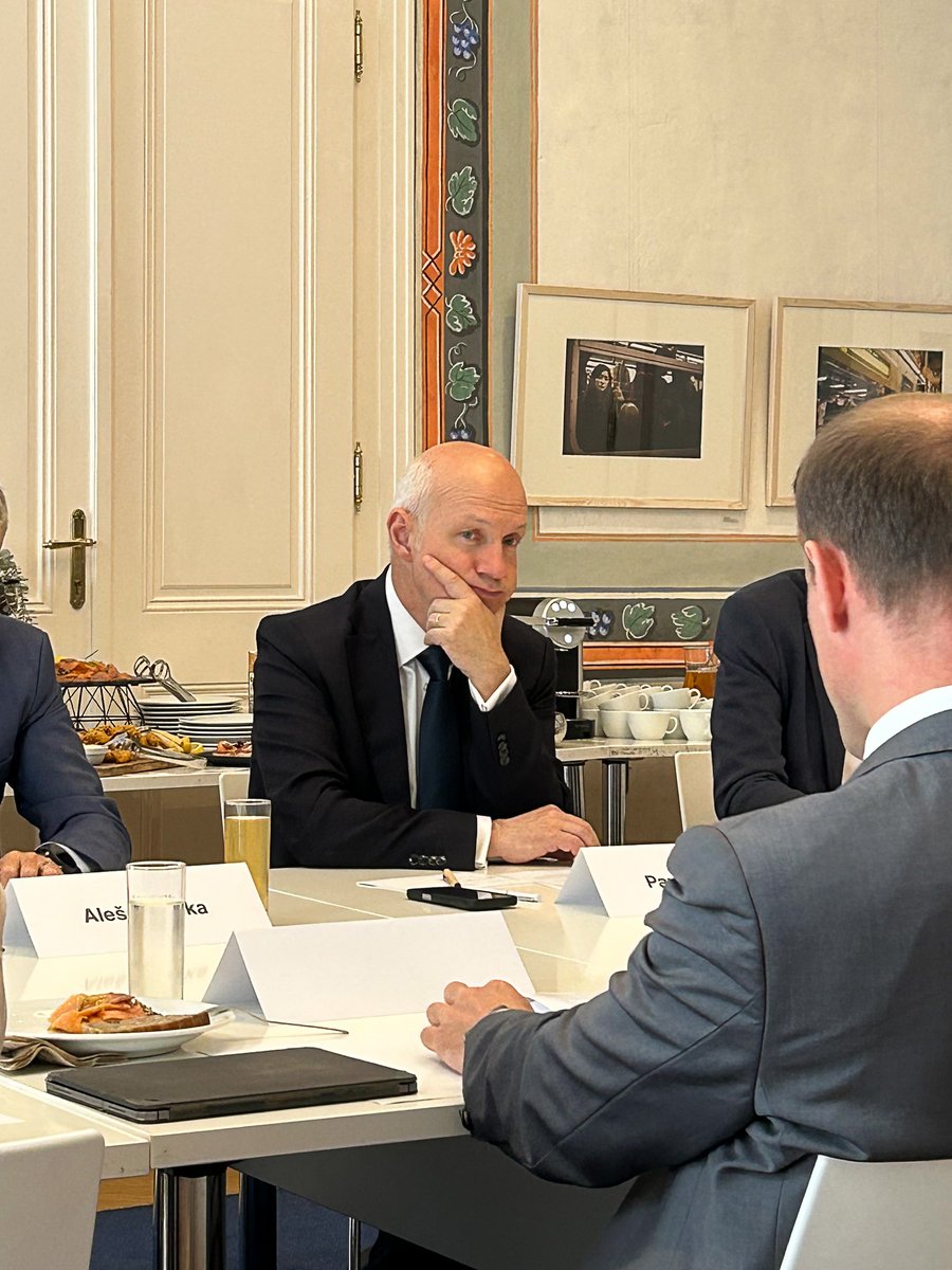 GLOBSEC's tweet image. Today in Prague, @GLOBSEC and @MasonNatSec brought together transatlantic partners for a closed-door roundtable on defense innovation and cooperation.
With voices from both sides of the Atlantic, the goal was clear: to explore practical ways to strengthen U.S.–European…