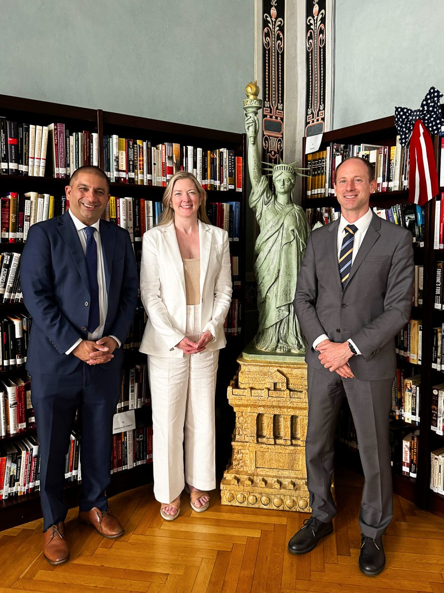 GLOBSEC's tweet image. Today in Prague, @GLOBSEC and @MasonNatSec brought together transatlantic partners for a closed-door roundtable on defense innovation and cooperation.
With voices from both sides of the Atlantic, the goal was clear: to explore practical ways to strengthen U.S.–European…