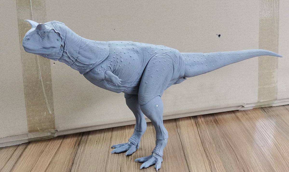 Beast_SculptKit's tweet image. Carnotaurus progress update! Our 1/18th scale Carnotaurus resin fine cut is done and tooling will begin soon. Here are some photos of the figure direct from the factory!