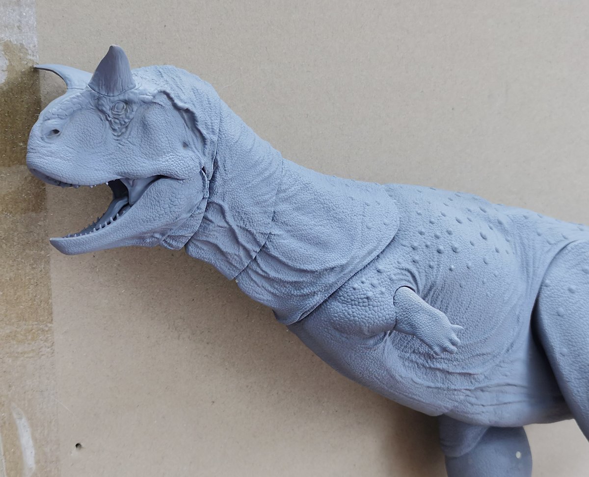 Beast_SculptKit's tweet image. Carnotaurus progress update! Our 1/18th scale Carnotaurus resin fine cut is done and tooling will begin soon. Here are some photos of the figure direct from the factory!