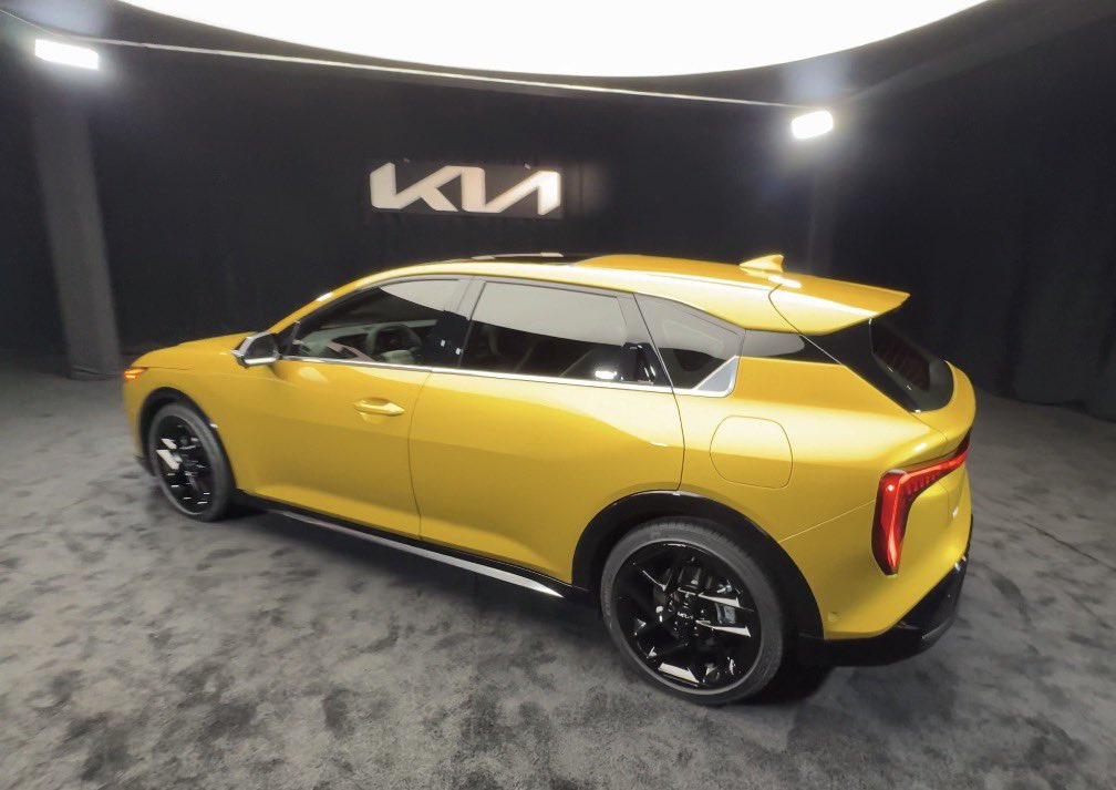 Jordan_Schiefer's tweet image. EV4 stuff coming very soon. (also pictured…K4 Hatch that actually looks incredible) 🥲