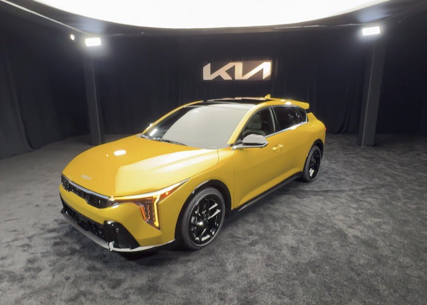 Jordan_Schiefer's tweet image. EV4 stuff coming very soon. (also pictured…K4 Hatch that actually looks incredible) 🥲