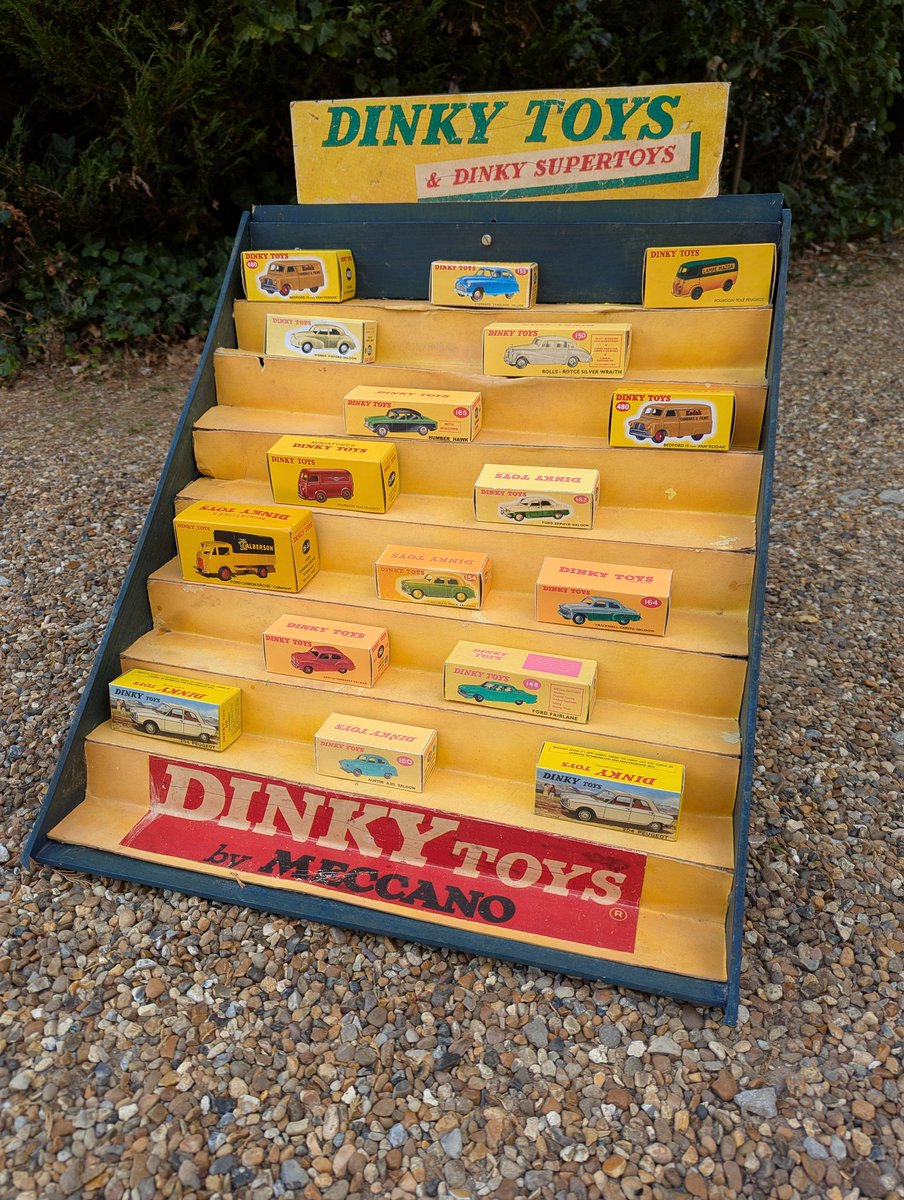 ChtSutAntiques's tweet image. It has a bit of damage and is a bit warped, but aren't we all...
Vintage Dinky Toys display stand.
Measuring approx 21 ins high, 20.5 ins wide, 19 ins deep...
Spot the intruder in the last pic...
