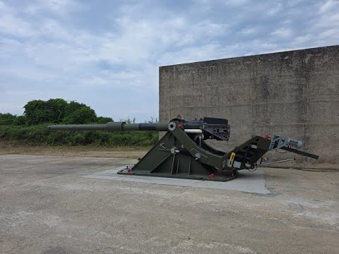 CiroNappi6's tweet image. Leonardo presents for the first time, its 120/55 main gun. The new gun is intended for next gen IT-MBT the Panther-IT, for C2 Ariete and A2CS IFV (Tank Destroyer variant). And for the first time ever the Italian company offcialized also Vulcano 120mm guided munitions (30km range)