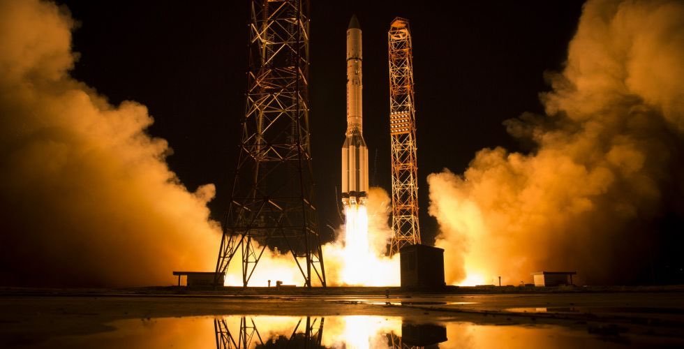 Russia's tweet image. ๐ #OTD in 1965, the iconic #Proton heavy lift carrier rocket blasted off from Baikonur!
Since then, it has been a cornerstone of our country's space efforts: in 6๏ธโฃ0๏ธโฃ years, it has powered 400+ missions & is set to bow out this year, ending an era in spaceflight.