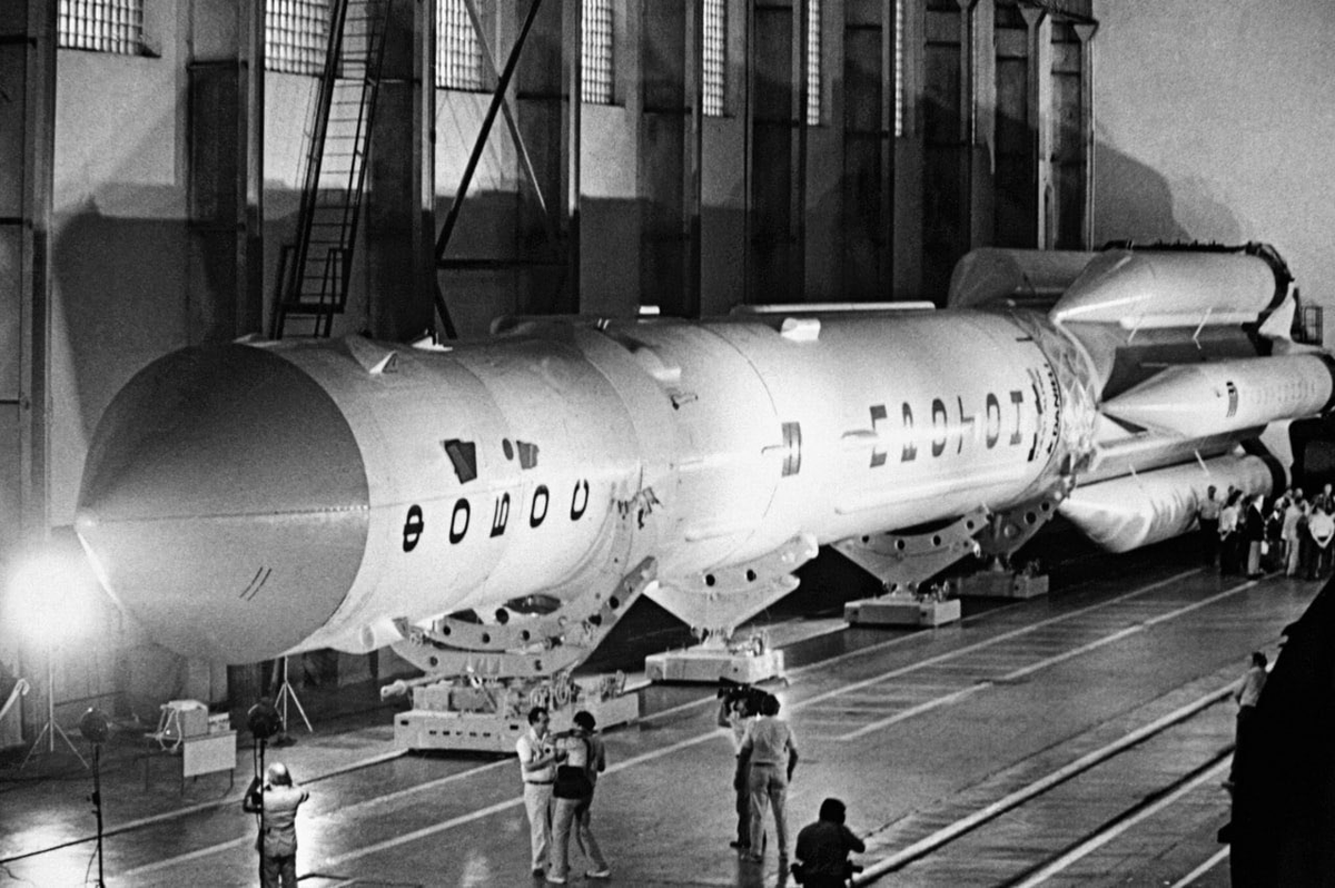 Russia's tweet image. ๐ #OTD in 1965, the iconic #Proton heavy lift carrier rocket blasted off from Baikonur!
Since then, it has been a cornerstone of our country's space efforts: in 6๏ธโฃ0๏ธโฃ years, it has powered 400+ missions & is set to bow out this year, ending an era in spaceflight.