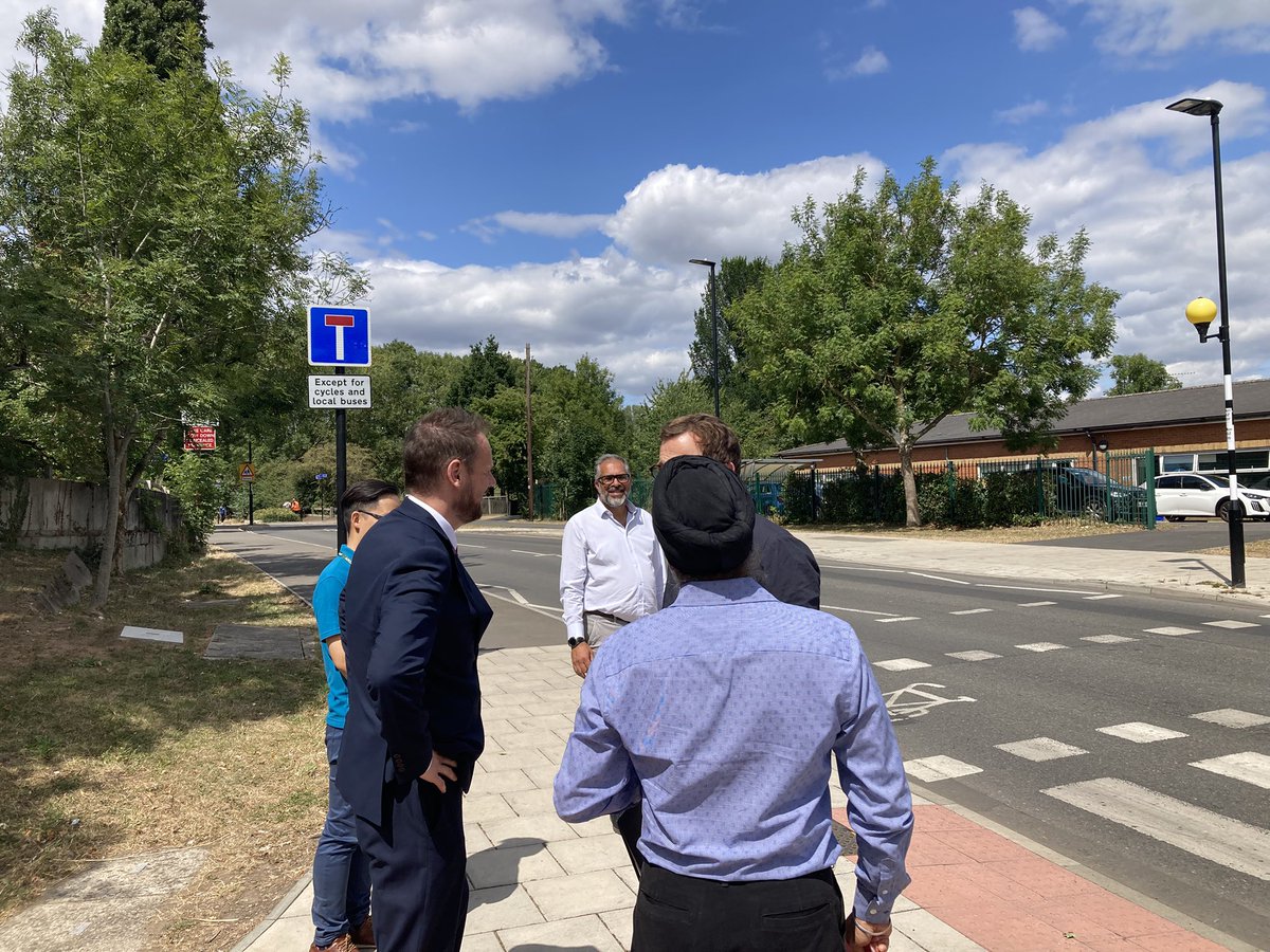 willnorman's tweet image. Great to join @simonlightwood @_petermason to look at the new walking & cycling infrastructure in Northolt.
Interesting listening to a local business owner talking about how these improvements were helping trade.
And always a pleasure to see the brilliant @GoSouthall community.