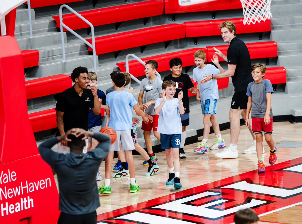 🔈 Attention campers!

<a href="/StagsCoachCasey/">Chris Casey</a> Camp Session I is in full swing

🤘🏀
