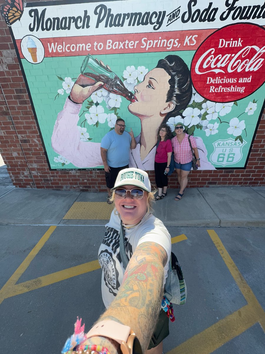 Adventuringgal's tweet image. A4. There was a heat wave when I visited SE Kansas last September. A fave beat the heat stop was an ice cream treat at Monarch Pharmacy & Soda Fountain in Baxter Springs!
#SmallTownTourismChat #VisitSoutheastKansas