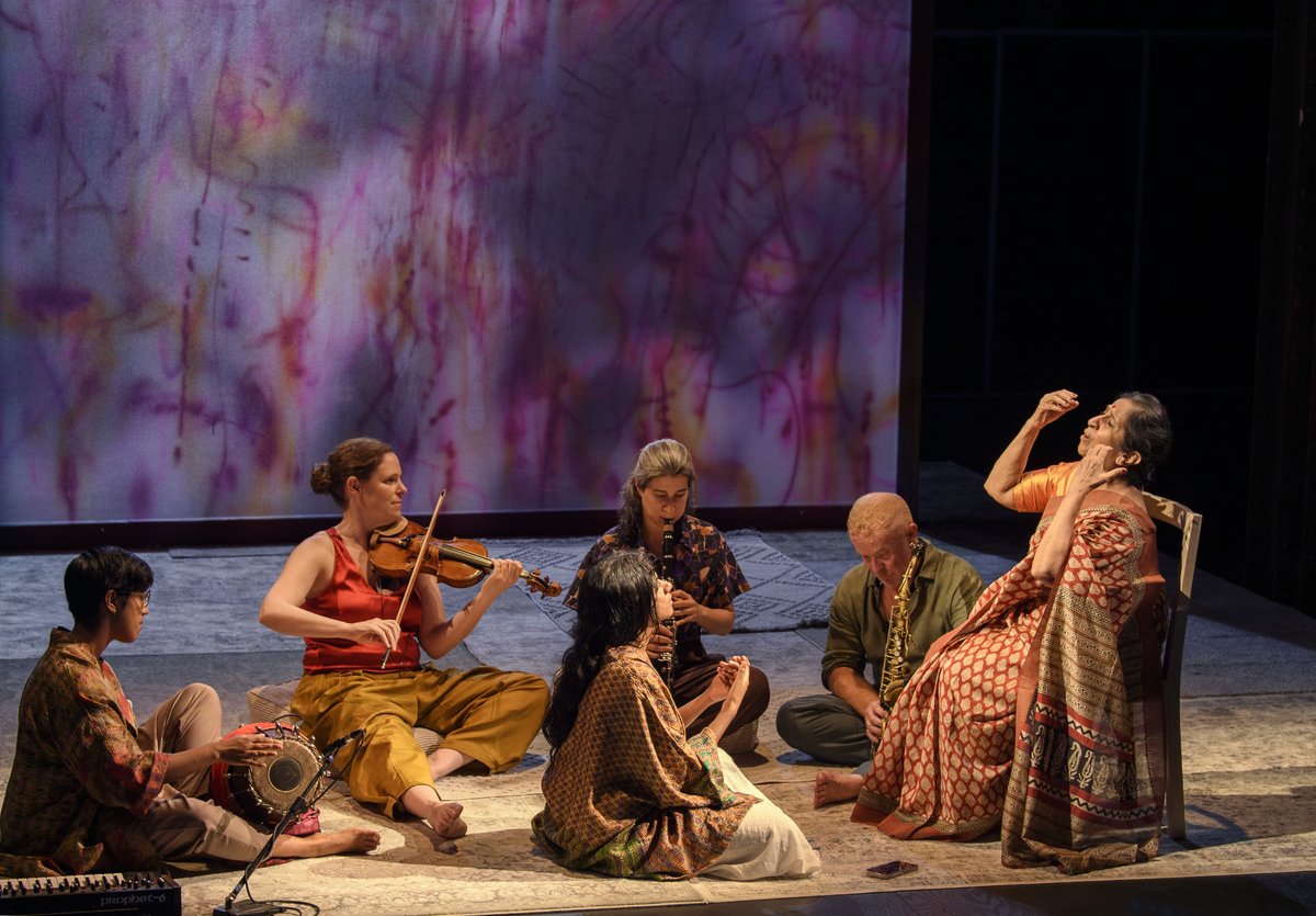 Oper! (@opermagazin) on Twitter photo Mit "The Nine-Jewelled Deer" präsentiert Regisseur #PeterSellars im Rahmen des <a href="/festival_aix/">Festival d'Aix</a> eine buddhistische Parabel, die traditionelle indische Musik mit elektronischen Klängen, Meditation – und Ratlosigkeit verbindet. Unsere Besprechung: oper-magazin.de/kritiken/auffu… (📷 : Ruth Mit "The Nine-Jewelled Deer" präsentiert Regisseur #PeterSellars im Rahmen des <a href="/festival_aix/">Festival d'Aix</a> eine buddhistische Parabel, die traditionelle indische Musik mit elektronischen Klängen, Meditation – und Ratlosigkeit verbindet. Unsere Besprechung: oper-magazin.de/kritiken/auffu… (📷 : Ruth