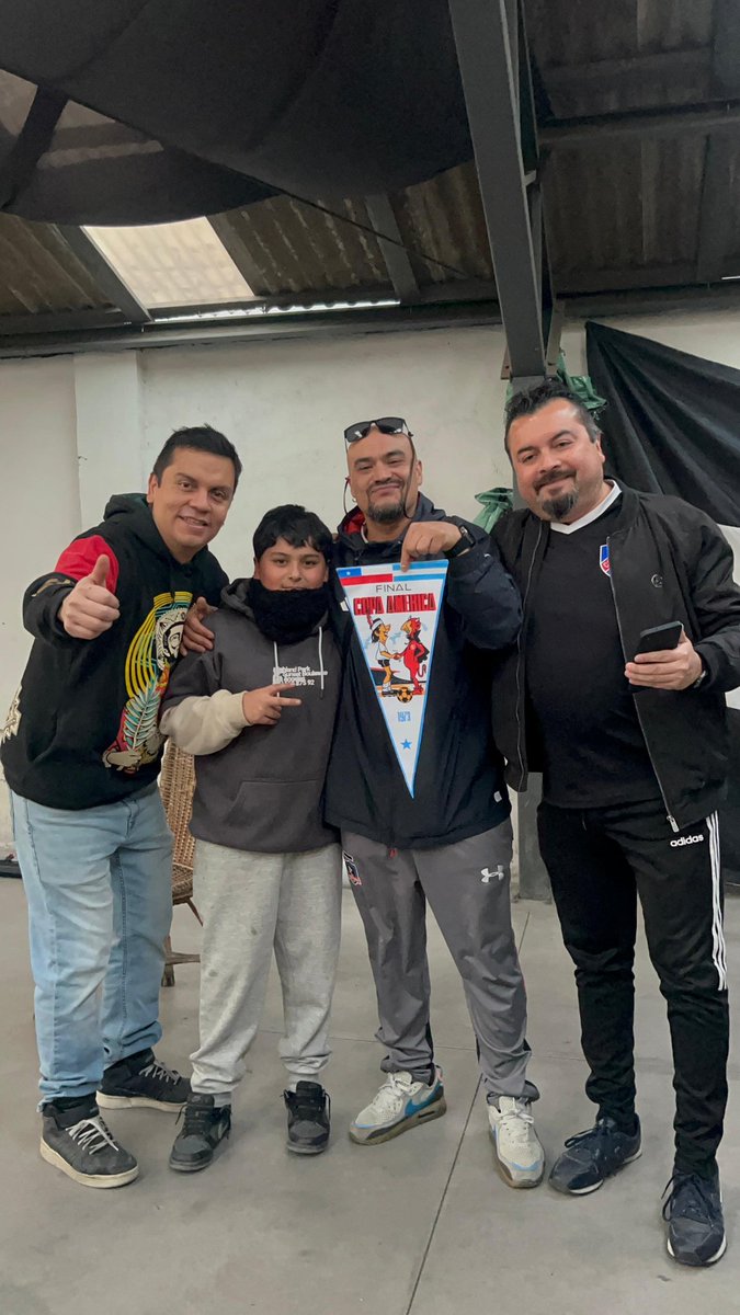 colocoloprimero's tweet photo. Nos reunimos nuevamente en torno al partido pasado, demostrando una vez más nuestro espíritu fraterno.
Agradecemos profundamente a todas y todos los socios que hicieron posible esta jornada,y siguen levantando a su amado club desde abajo, con corazón y conviCC1ón. https://t.co/J6Eq1dSe8z