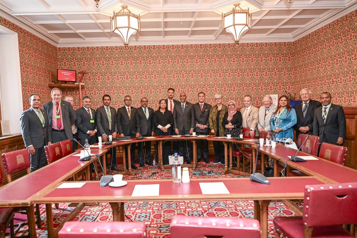 Maldives in UK (@mdvinuk) on Twitter photo His Excellency Dr <a href="/MMuizzu/">Dr Mohamed Muizzu</a>, President of the Republic of Maldives, accompanied by a Ministerial Delegation including Foreign Minister <a href="/abkhaleel/">Abdulla Khaleel</a>, attended an event hosted by the Co-Chairs of the All-Party Parliamentary Group (APPG) for the Maldives, <a href="/Lord_Bilimoria/">Lord Karan Bilimoria</a> and His Excellency Dr <a href="/MMuizzu/">Dr Mohamed Muizzu</a>, President of the Republic of Maldives, accompanied by a Ministerial Delegation including Foreign Minister <a href="/abkhaleel/">Abdulla Khaleel</a>, attended an event hosted by the Co-Chairs of the All-Party Parliamentary Group (APPG) for the Maldives, <a href="/Lord_Bilimoria/">Lord Karan Bilimoria</a> and