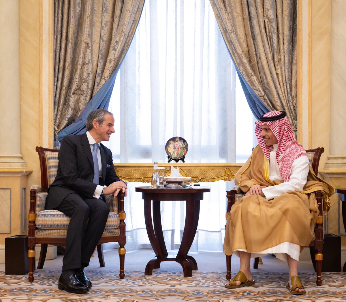 Ministère des Affaires Étrangères 🇸🇦 (@ksamofafra) on Twitter photo #Riyadh | Son Altesse Royale le Prince <a href="/FaisalbinFarhan/">فيصل بن فرحان</a>, Ministre des Affaires Étrangères, a reçu le Directeur Général de l’@IAEAorg, M. <a href="/rafaelmgrossi/">Rafael Mariano Grossi</a>. #Riyadh | Son Altesse Royale le Prince <a href="/FaisalbinFarhan/">فيصل بن فرحان</a>, Ministre des Affaires Étrangères, a reçu le Directeur Général de l’@IAEAorg, M. <a href="/rafaelmgrossi/">Rafael Mariano Grossi</a>.